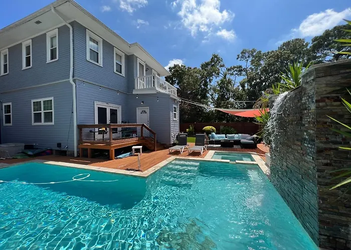 Grandcraftsman Style Home With Pool And Hot Tub/ Center To All Of New Orleans