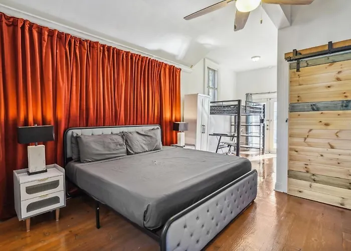Grandcraftsman Style Home With Pool And Hot Tub/ Center To All Of New Orleans