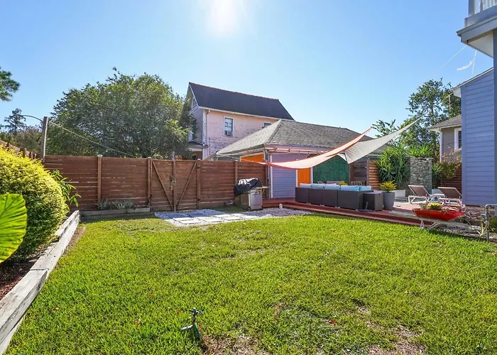 Grandcraftsman Style Home With Pool And Hot Tub/ Center To All Of New Orleans