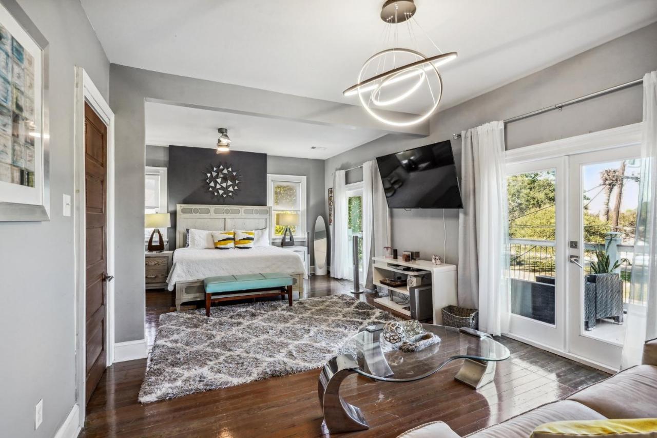 Grandcraftsman Style With Pool And Hot Tub/ Center To Of *